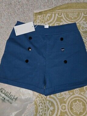 HALARA Navy High-Waist Double-Breasted Button Shorts